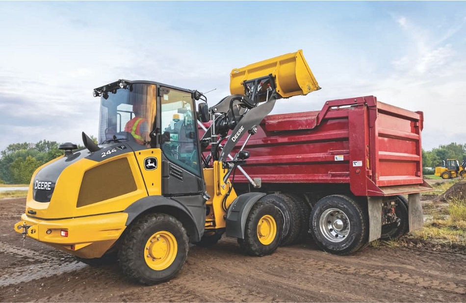 Discovering the Innovative Features of John Deere Compact Wheel Loaders