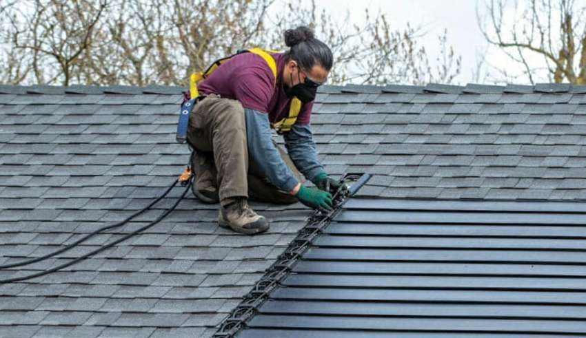 Tile Roof Repairs vs. Metal Roof Repairs: What’s the Difference?