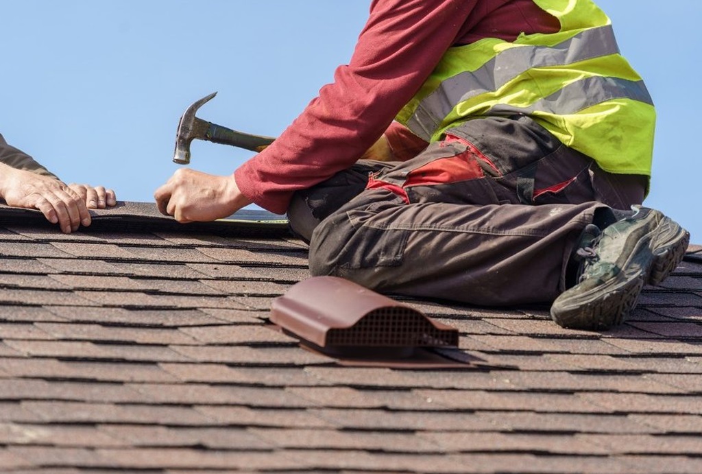 Why Roof Repair in Huntsville AL Checks Flashing Before Any New Shingles Go on