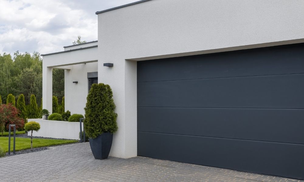 Which Is Better? Roller Garage Doors, Bi-Fold Doors, or Swing-Out Barn Doors?