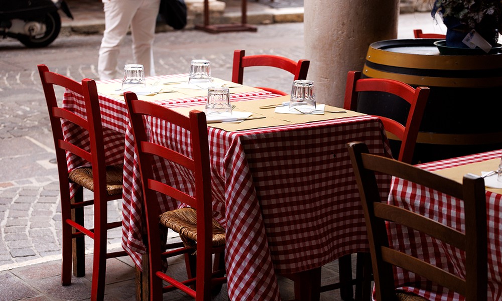 How Italian Dining Room Furniture Transforms Everyday Spaces